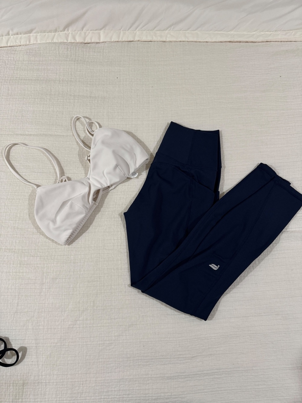 Fabletics Dúo black And White High-Rise Performance Leggings and top